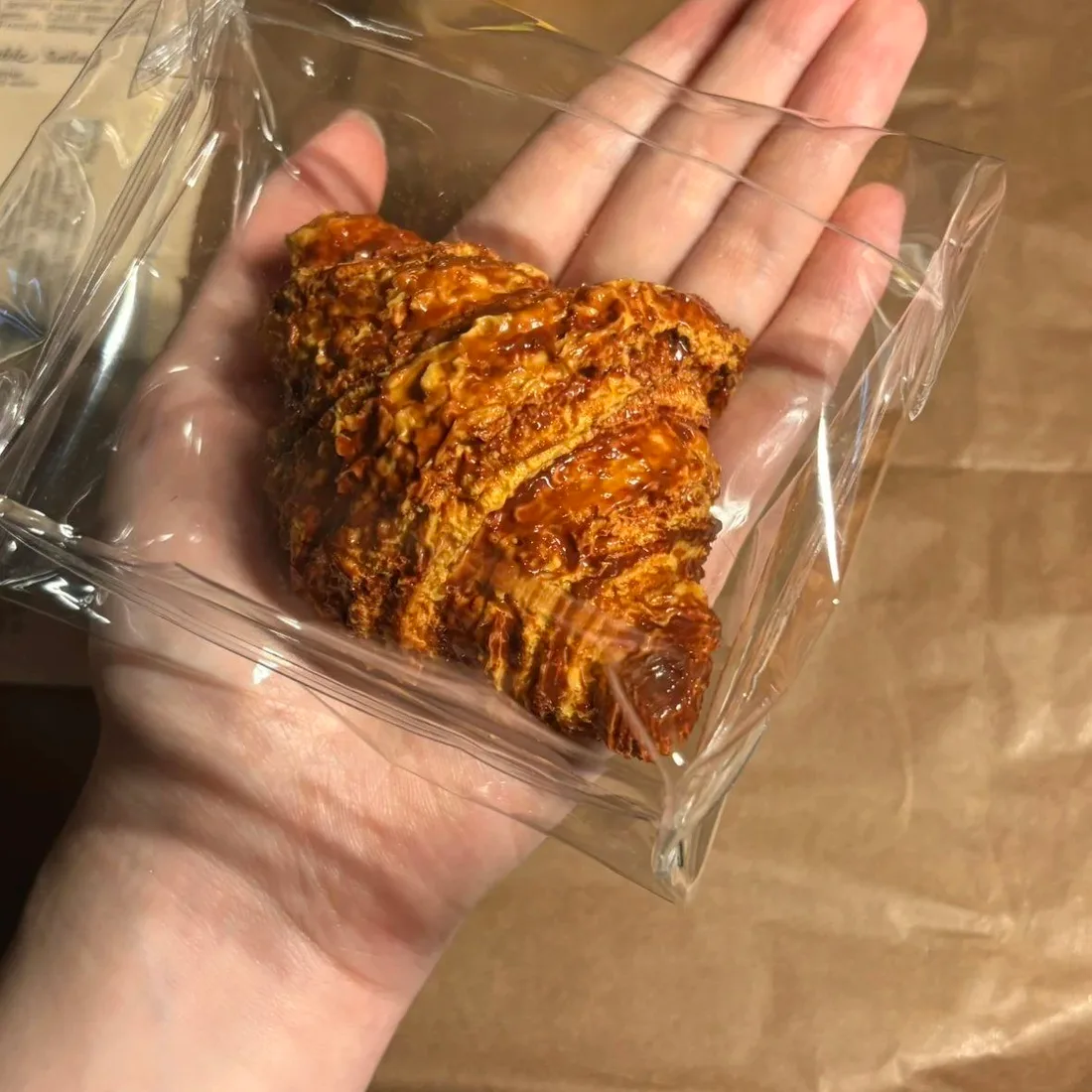 Caramel Croissant Squishy - 图片 2